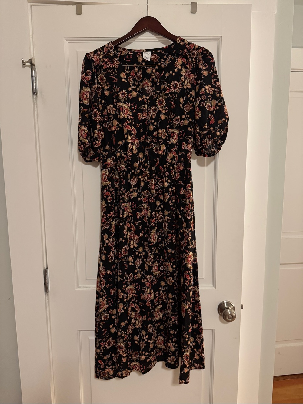Melrose and Market Black Floral Midi Dress with Puff Sleeves